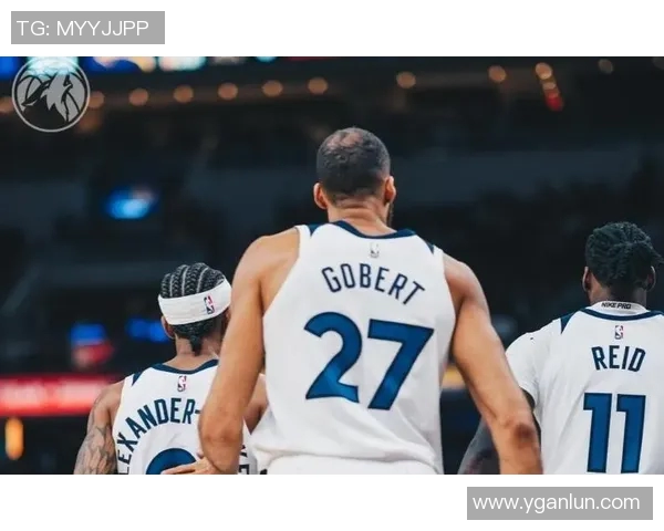 森林狼与快船激战正酣球迷期待精彩对决与精彩表现