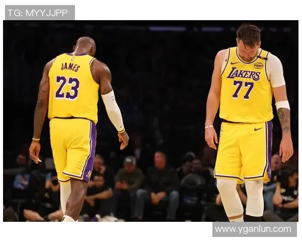 湖人队与黄蜂队激战正酣精彩瞬间回顾与分析